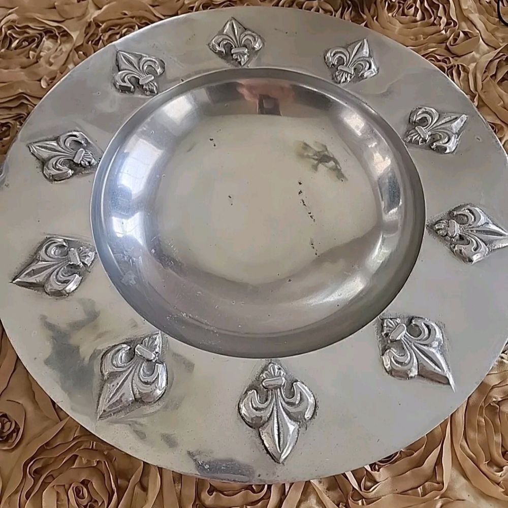 ⚜️Fleur de lis Cast Aluminum Bowl